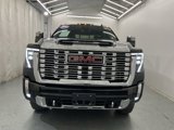 Used 2024 GMC Sierra 3500 Denali image 3