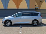 Used 2018 Chrysler Pacifica Limited image 2