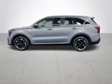 Used 2024 Kia Sorento S image 2