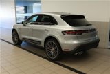 Certified 2024 Porsche Macan image 3