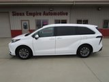 Used 2023 Toyota Sienna LE image 2