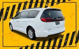 Used 2022 Chrysler Pacifica Touring-L image 4