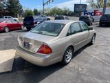 Used 2000 Toyota Avalon XLS image 3