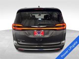 Used 2022 Chrysler Pacifica Touring-L image 5
