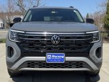 New 2025 Volkswagen Atlas Peak Edition SE image 3