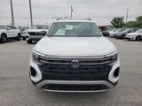 New 2025 Volkswagen Atlas Peak Edition SE image 2