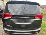 Used 2017 Chrysler Pacifica Touring-L image 5