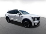 Used 2024 Kia Sorento S image 2