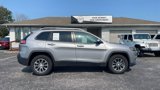 Used 2020 Jeep Cherokee Latitude image 2
