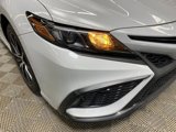 Used 2024 Toyota Camry SE image 3