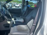 Used 2017 Dodge Grand Caravan SXT w/ Driver Convenience Group image 6