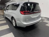 Used 2023 Chrysler Pacifica Touring-L image 2