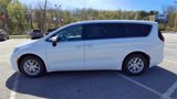 Certified 2023 Chrysler Pacifica Touring-L image 5
