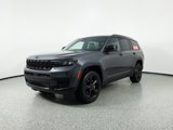 Used 2022 Jeep Grand Cherokee L Laredo image 3
