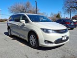 Used 2020 Chrysler Pacifica Touring-L image 3