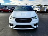 Used 2023 Chrysler Pacifica Limited w/ S Appearance Package image 2