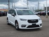 Certified 2023 Chrysler Pacifica Limited image 3