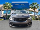 Used 2023 Chrysler Pacifica Touring-L image 3
