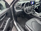 New 2025 Toyota Highlander XLE image 5