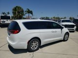 New 2025 Chrysler Pacifica Select image 4
