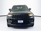 Used 2023 Jeep Grand Cherokee Altitude image 2