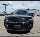 Used 2023 Jeep Grand Cherokee Limited image 2