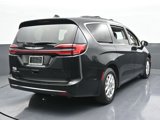 Used 2022 Chrysler Pacifica Touring-L image 5