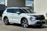 New 2025 Mitsubishi Outlander SEL image 3