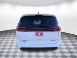 New 2024 Chrysler Pacifica Limited w/ Uconnect Theater Family Group image 4