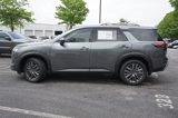 New 2025 Nissan Pathfinder SL image 2