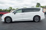 Used 2023 Chrysler Pacifica Limited image 4