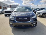 New 2025 Chrysler Pacifica Select image 2