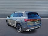 New 2025 Volkswagen Atlas Peak Edition SE image 4