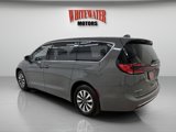 Used 2022 Chrysler Pacifica Touring-L w/ Uconnect Theater Family Group image 2
