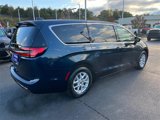 New 2025 Chrysler Pacifica Select image 3