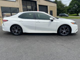 Used 2018 Toyota Camry SE image 2