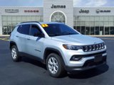 Used 2025 Jeep Compass Latitude image 2
