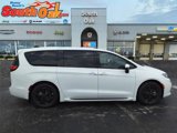 New 2023 Chrysler Pacifica Touring-L w/ S Appearance Package image 3