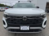 New 2025 Volkswagen Atlas Peak Edition SE image 2