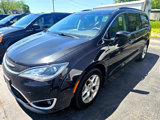 Used 2018 Chrysler Pacifica Touring Plus w/ Tire & Wheel Group image 4