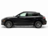 Certified 2024 Porsche Macan image 2