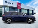 New 2025 Nissan Pathfinder Platinum image 2