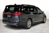 Used 2023 Chrysler Pacifica Limited image 2