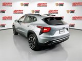 Used 2025 Chevrolet Trax RS w/ Sunroof Package image 2