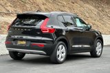 Certified 2022 Volvo XC40 T5 Momentum image 4