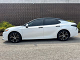 Used 2019 Toyota Camry SE image 2