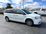 Used 2015 Chrysler Town & Country Touring-L w/ Driver Convenience Group image 3