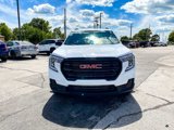 Used 2024 GMC Terrain SLE w/ Driver Convenience Package image 2
