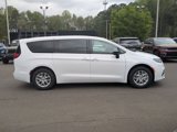 New 2025 Chrysler Pacifica Select image 4