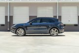 Used 2022 Porsche Cayenne Turbo image 3